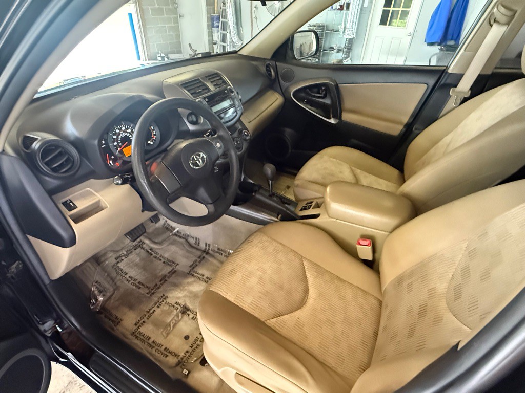 2011 Toyota Rav4 Image 11