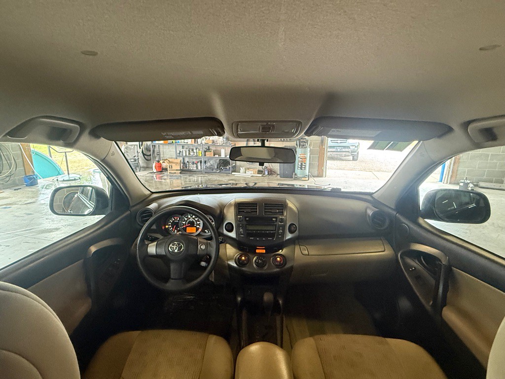 2011 Toyota Rav4 Image 17