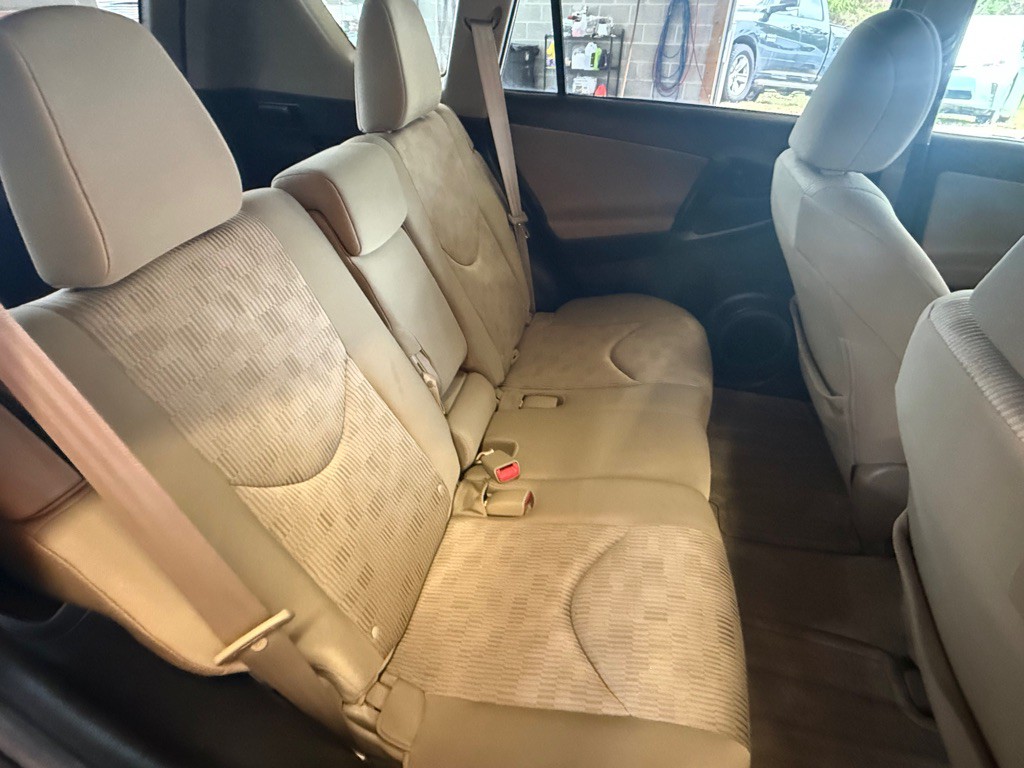 2011 Toyota Rav4 Image 18