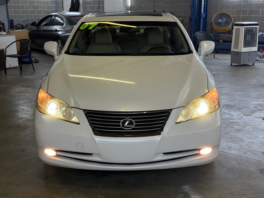 2007 Lexus ES Image 2