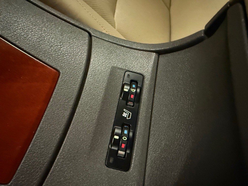 2007 Lexus ES Image 11