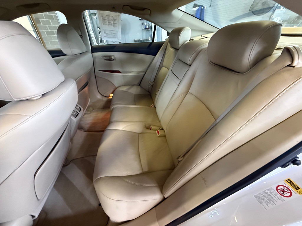 2007 Lexus ES Image 16