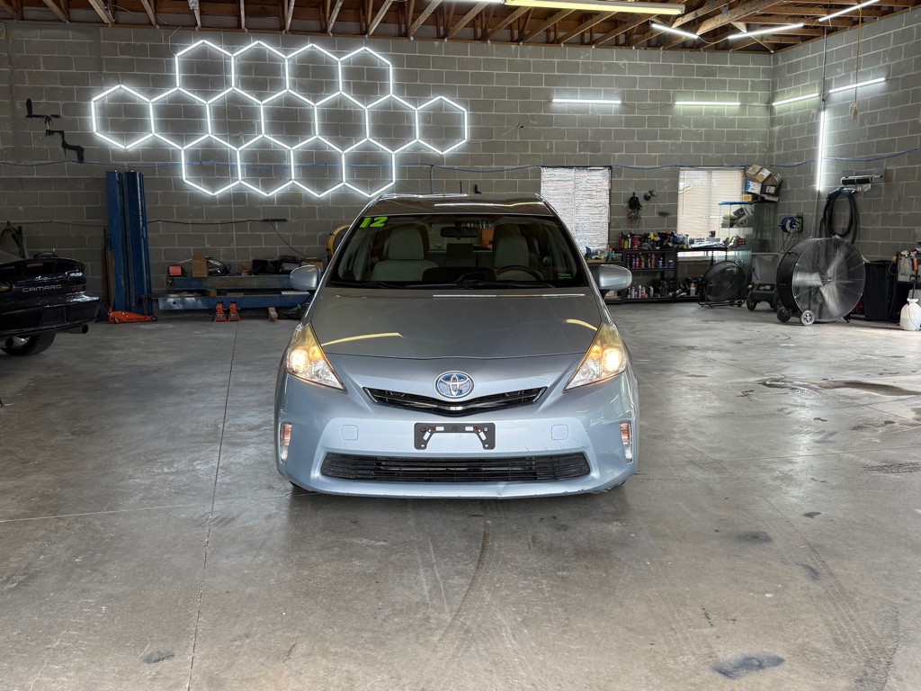 2012 Toyota Prius Image 2