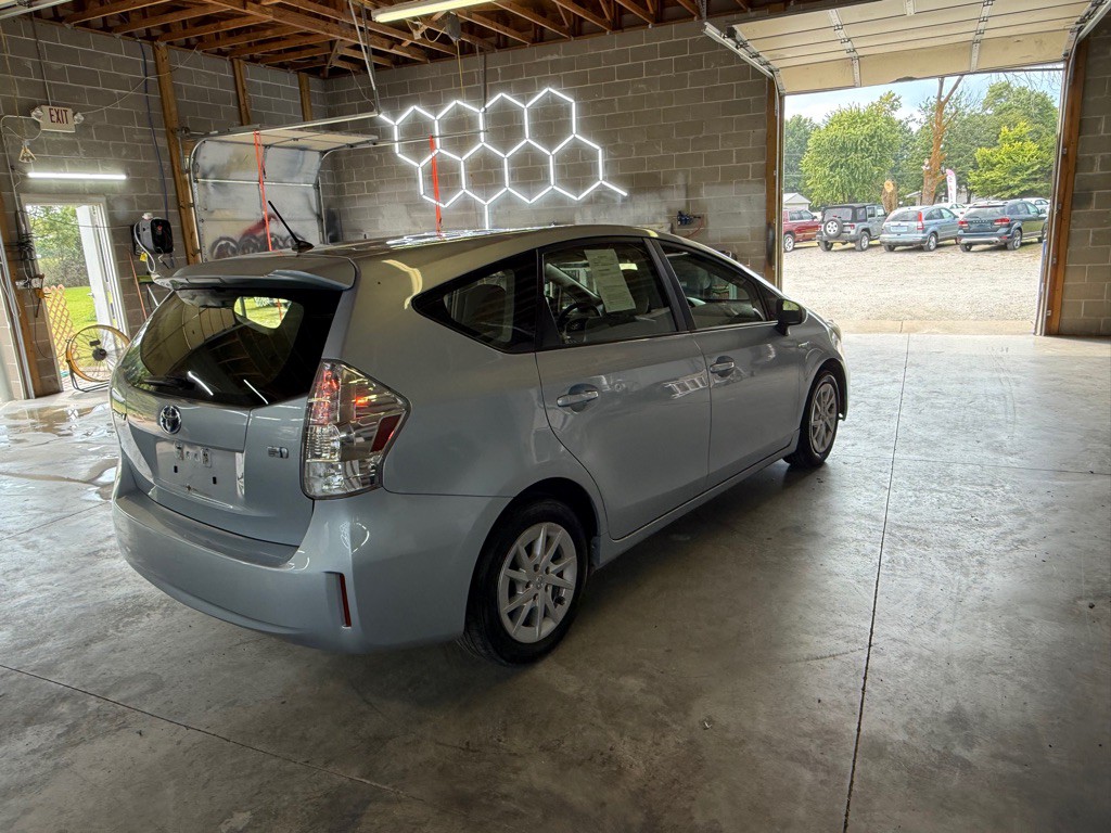 2012 Toyota Prius Image 5