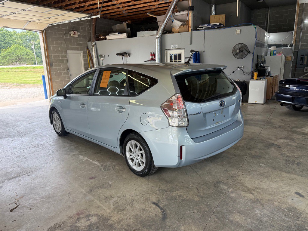 2012 Toyota Prius Image 7