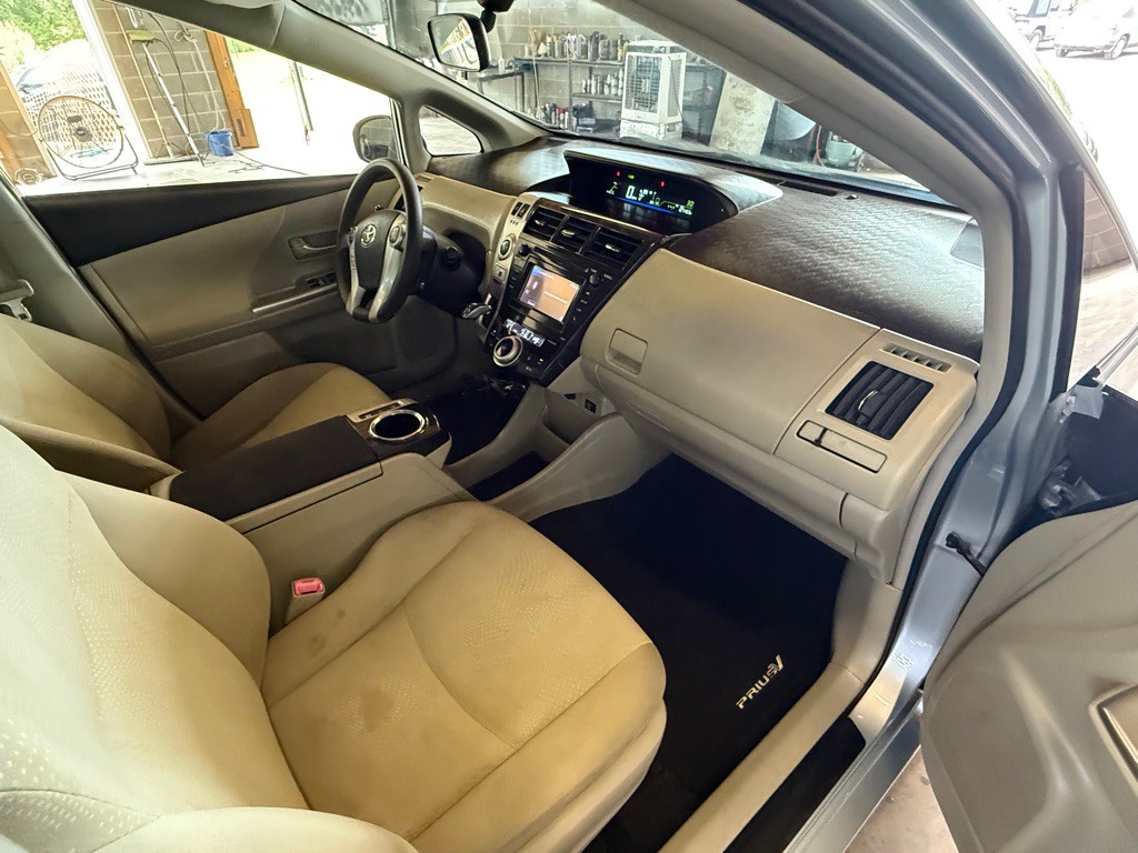 2012 Toyota Prius Image 20