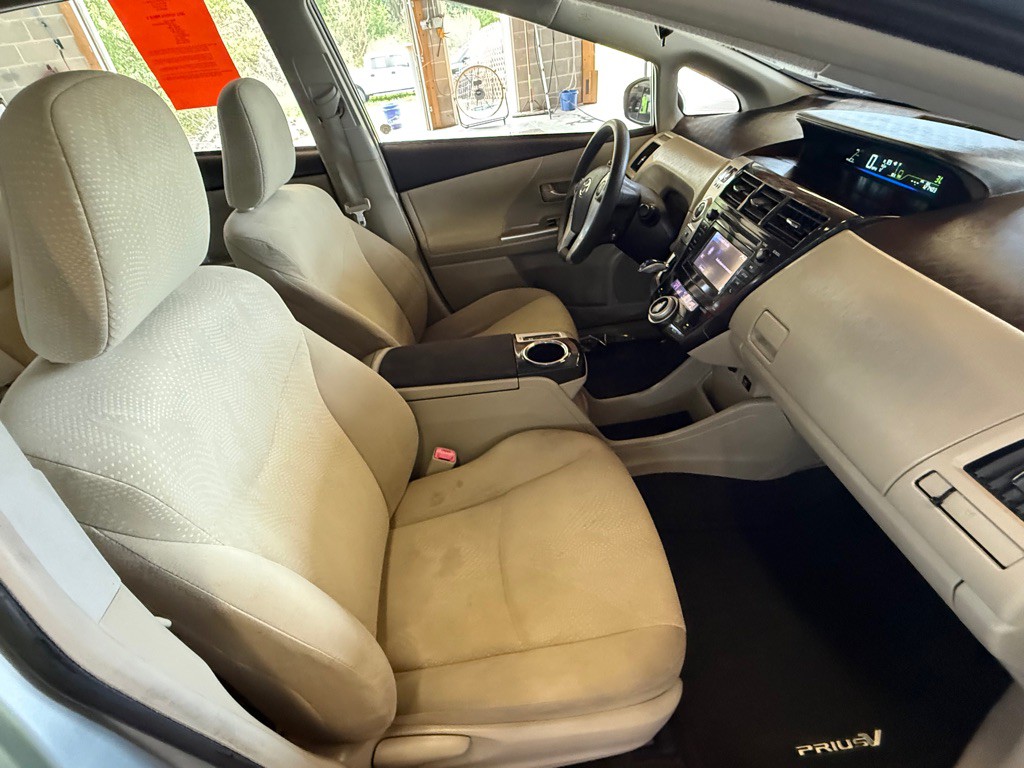 2012 Toyota Prius Image 21