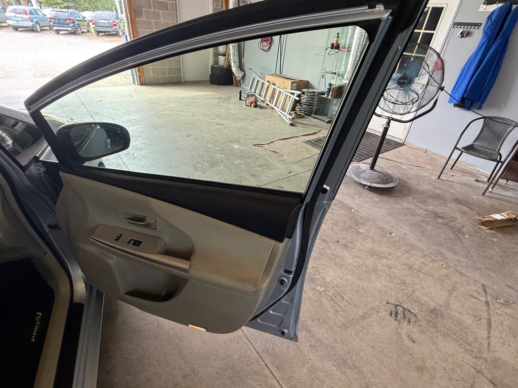 2012 Toyota Prius Image 23