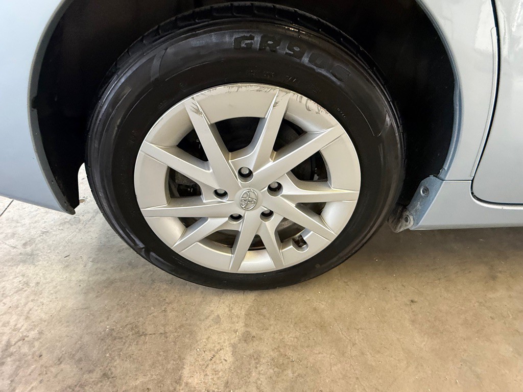 2012 Toyota Prius Image 27