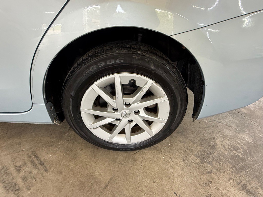 2012 Toyota Prius Image 28
