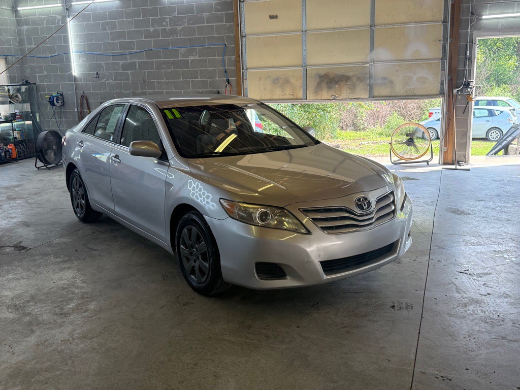 2011 Toyota Camry Image 3