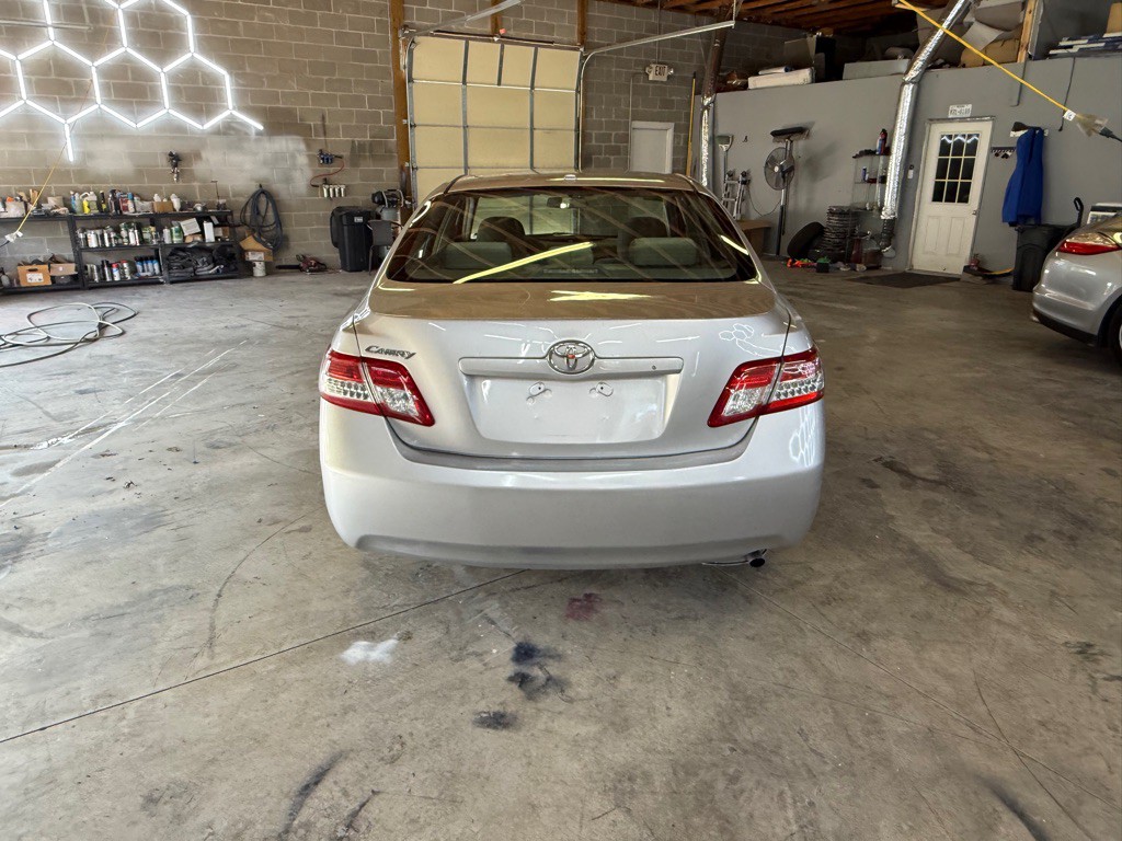 2011 Toyota Camry Image 6