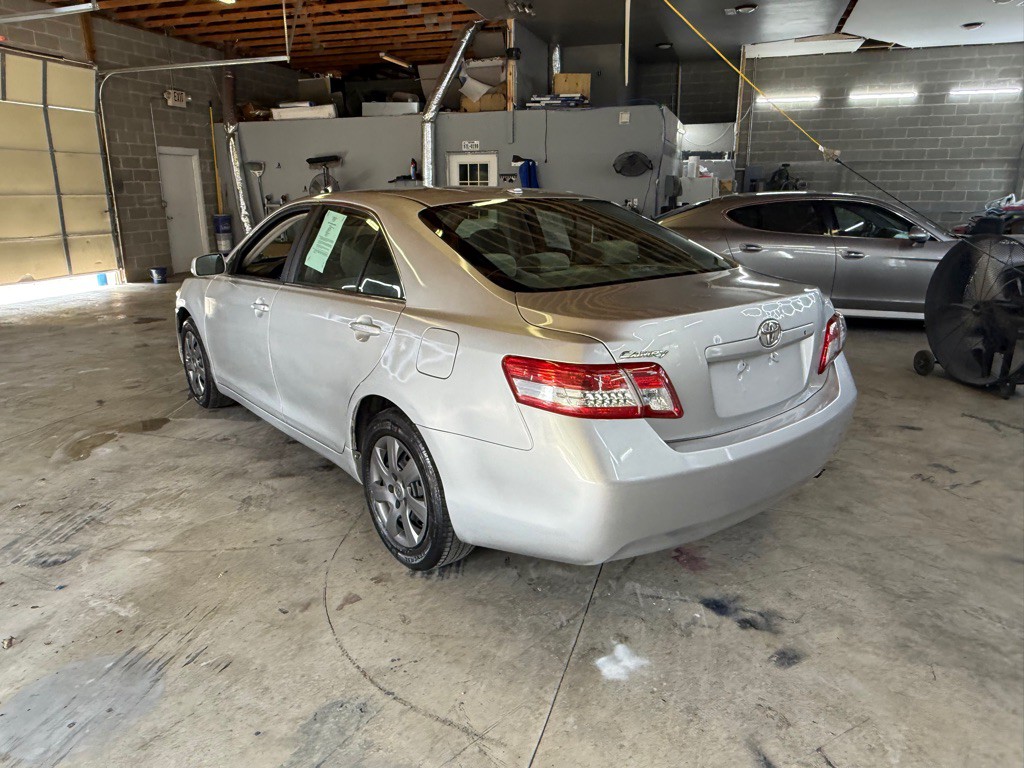 2011 Toyota Camry Image 7