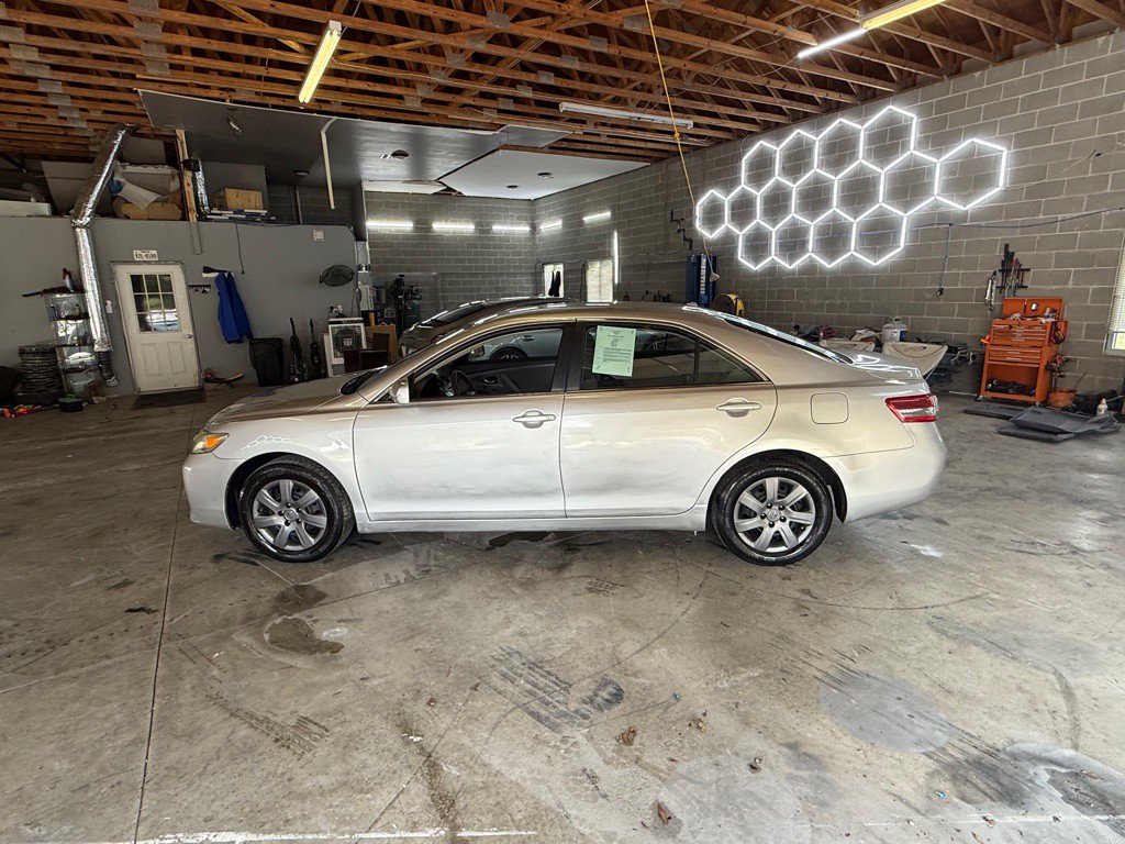 2011 Toyota Camry Image 8