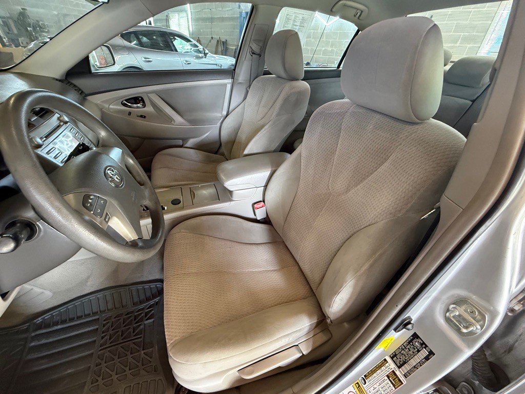 2011 Toyota Camry Image 11