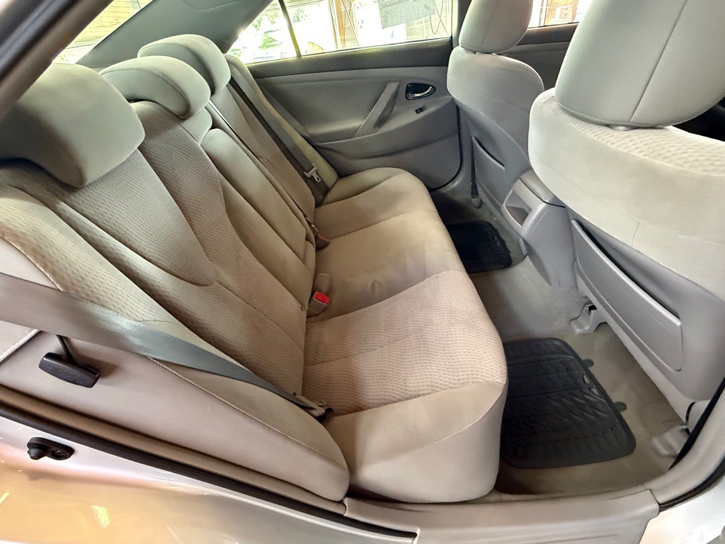 2011 Toyota Camry Image 18