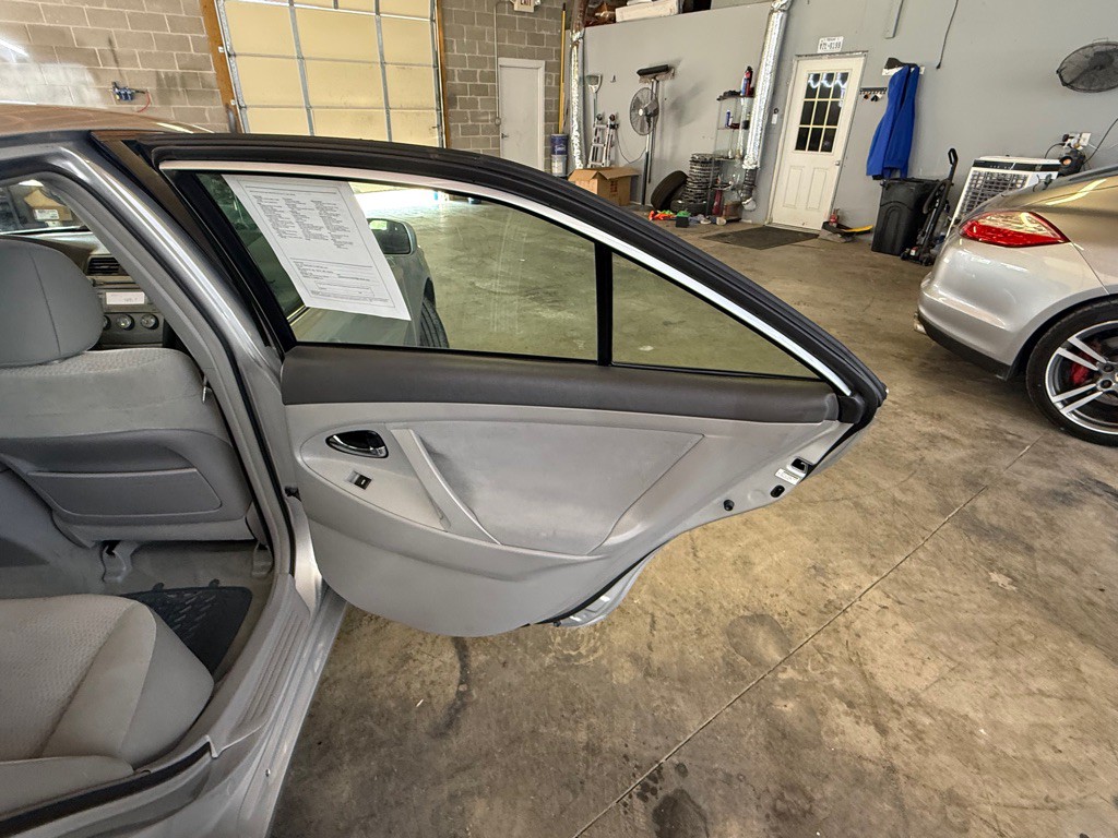 2011 Toyota Camry Image 19