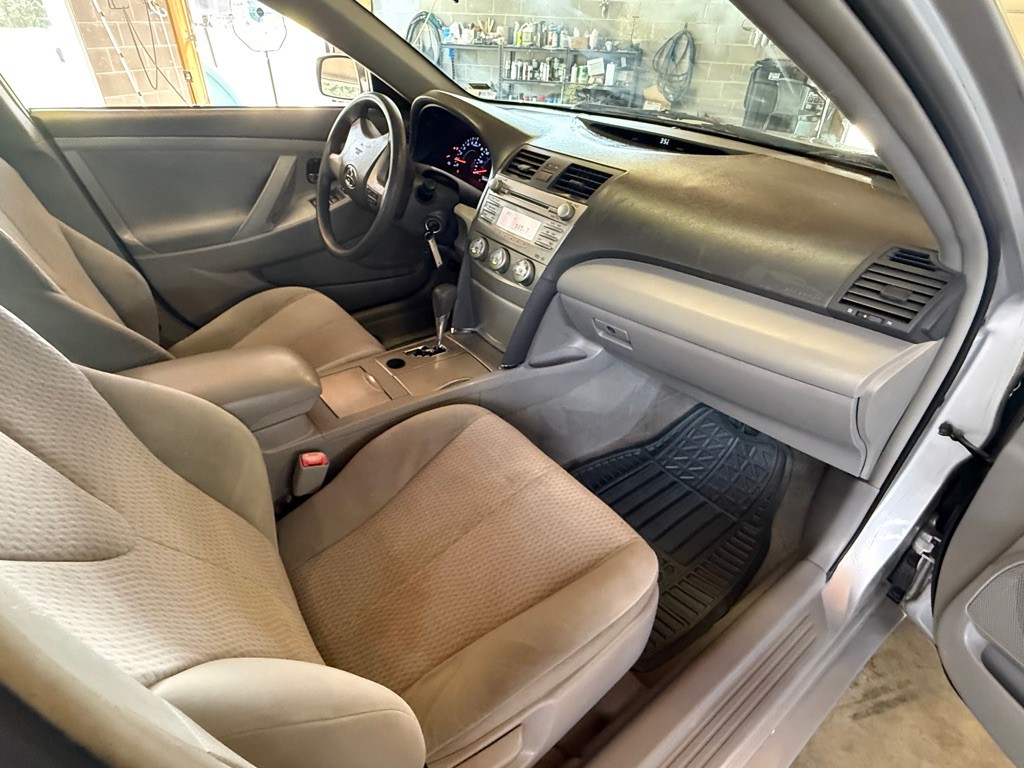 2011 Toyota Camry Image 20