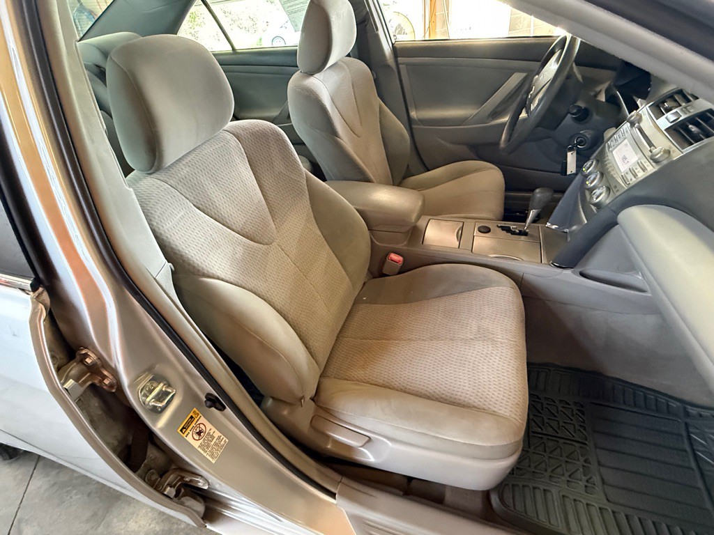 2011 Toyota Camry Image 21