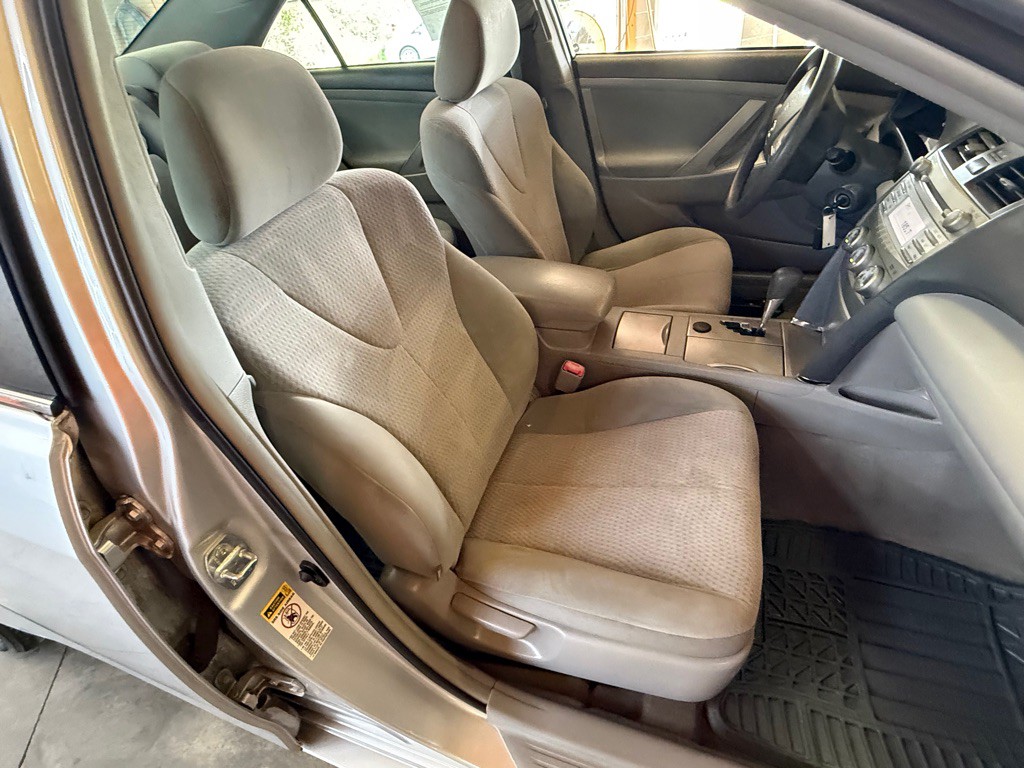 2011 Toyota Camry Image 22