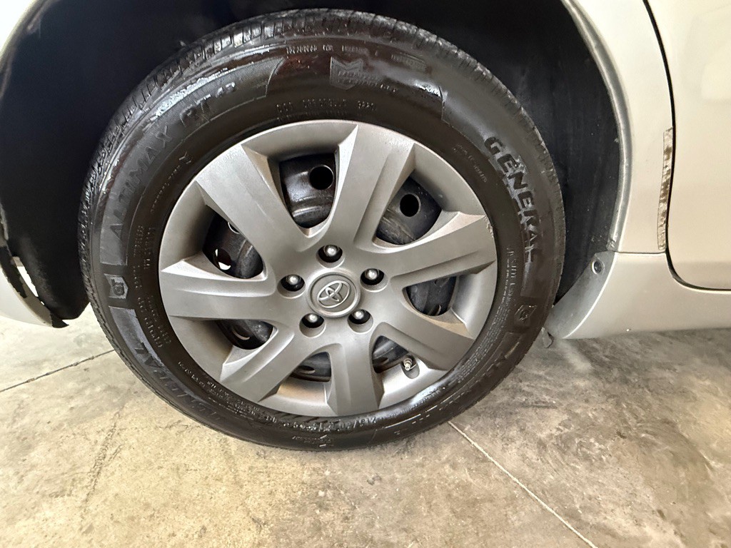 2011 Toyota Camry Image 27
