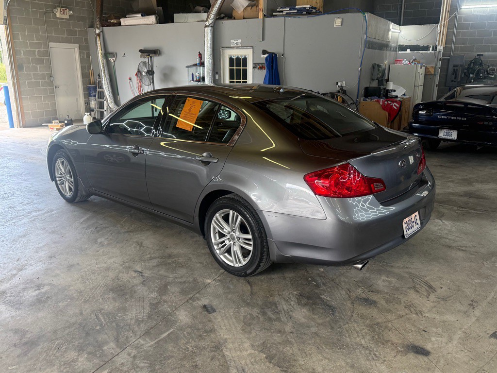 2011 INFINITI G25 Image 7