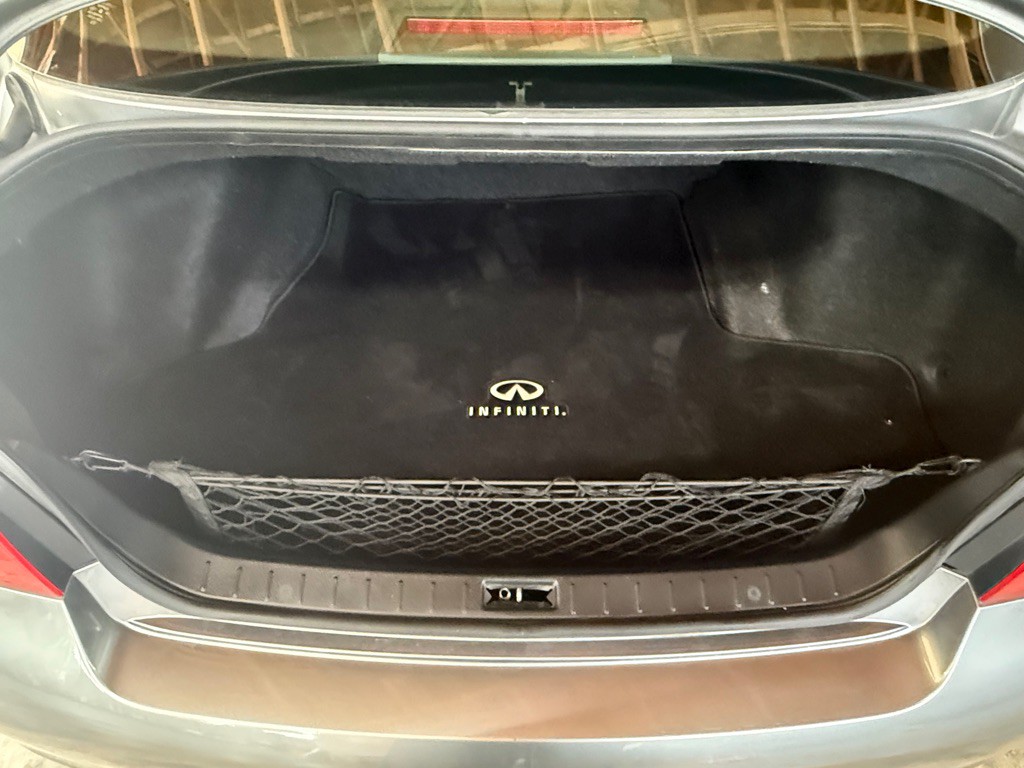 2011 INFINITI G25 Image 17