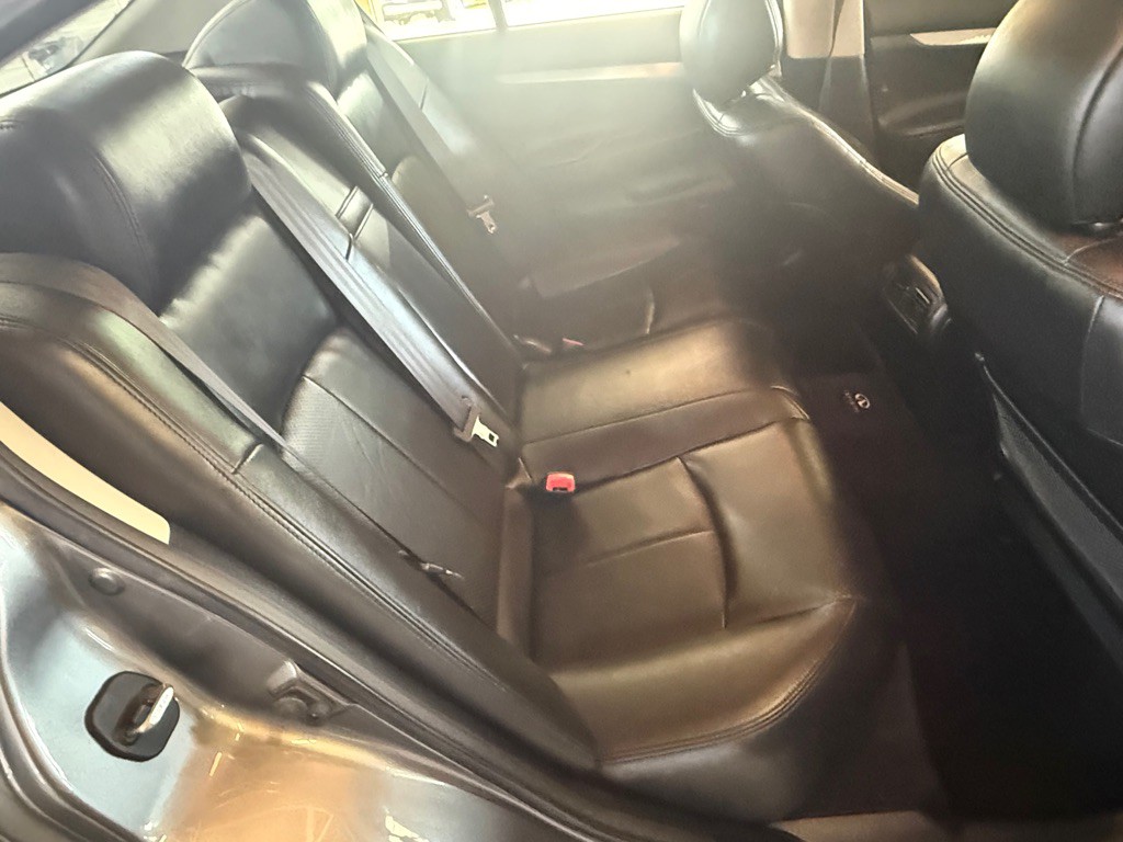 2011 INFINITI G25 Image 19
