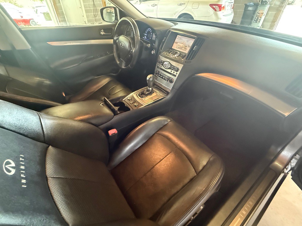 2011 INFINITI G25 Image 21