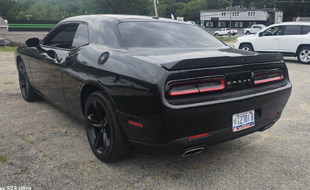2019 Dodge Challenger Image 3