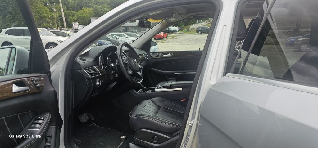 2015 Mercedes-Benz GL-Class Image 9