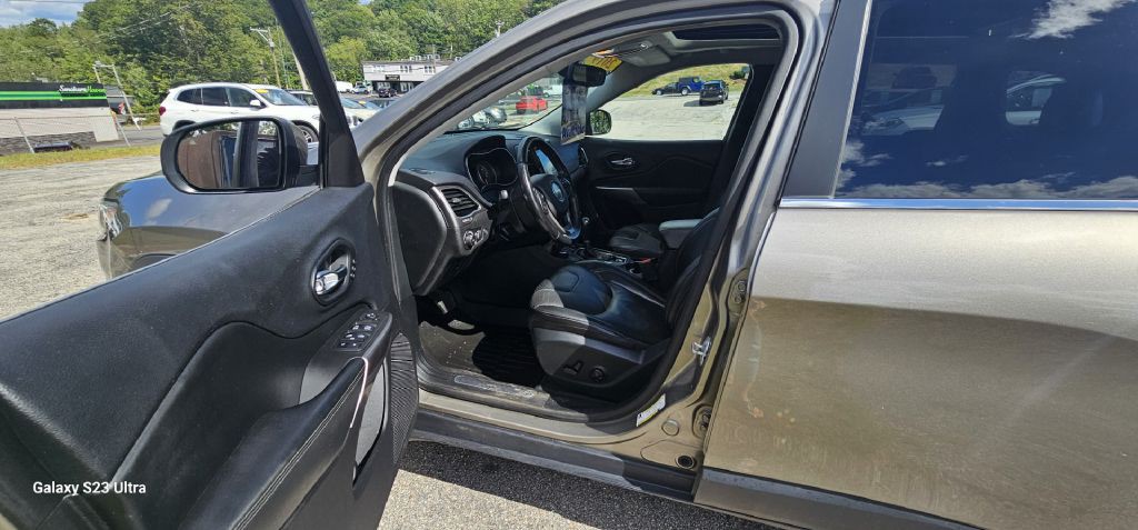 2019 Jeep Cherokee Image 8