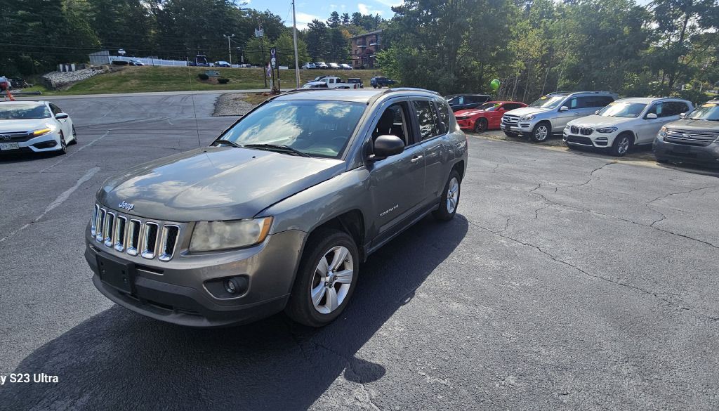 2012 Jeep Compass Image 2