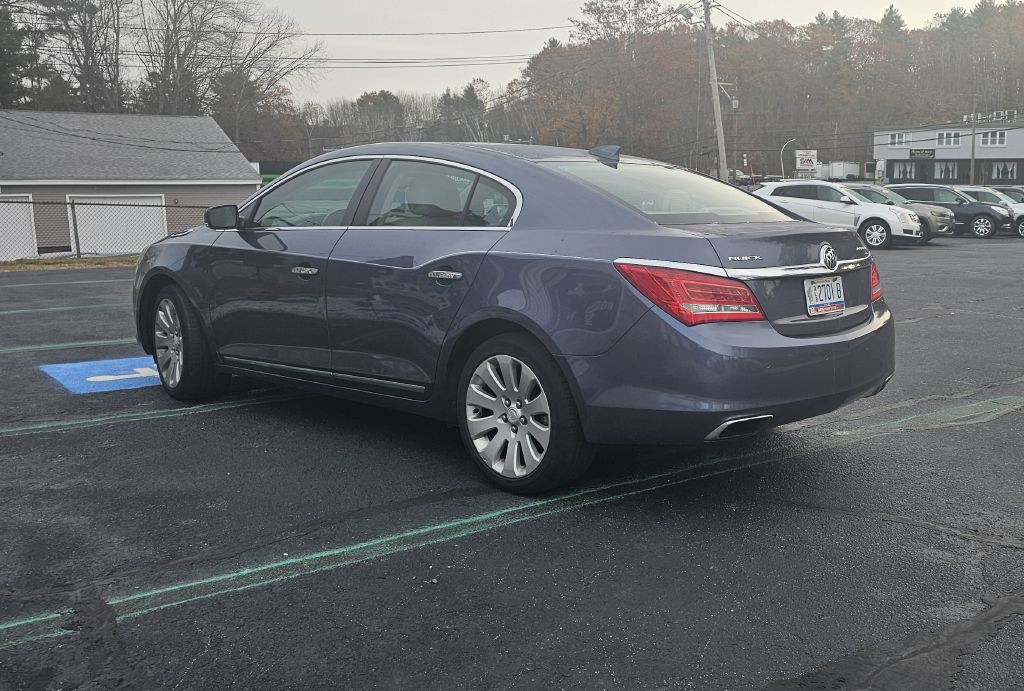 2015 Buick Lacrosse Image 3