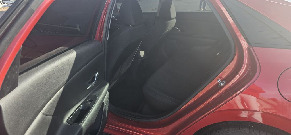 2022 Hyundai Elantra Image 4