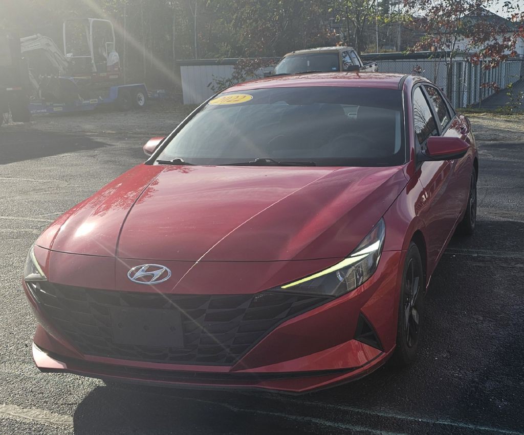 2022 Hyundai Elantra Image 2