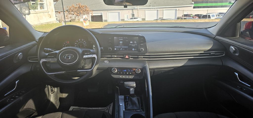 2022 Hyundai Elantra Image 6