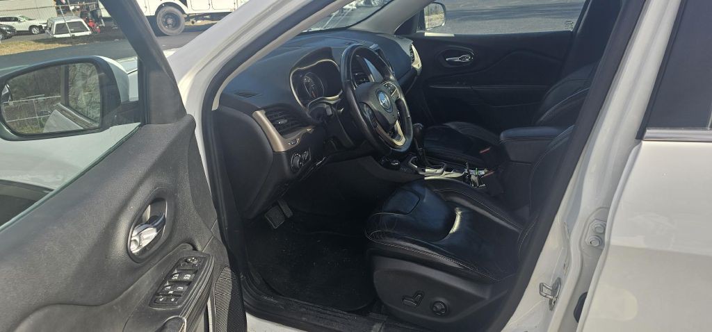 2017 Jeep Cherokee Image 8