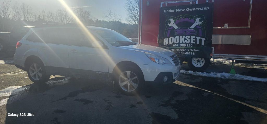 2014 Subaru Outback Image 2