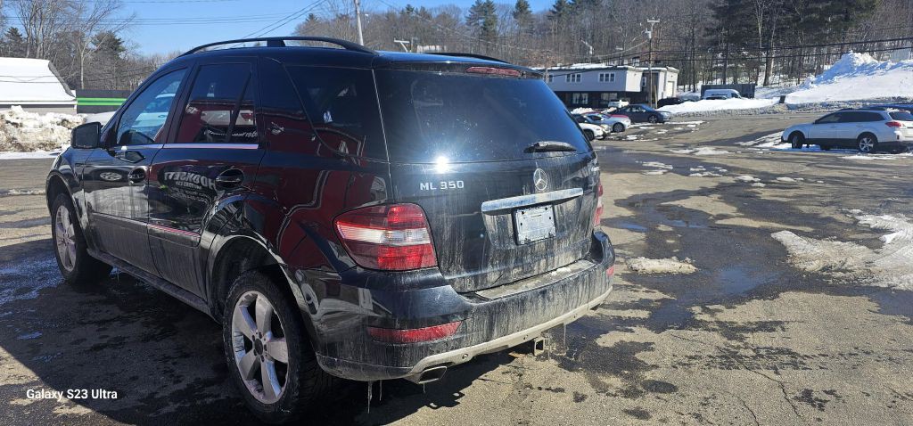 2011 Mercedes-Benz M-Class Image 3