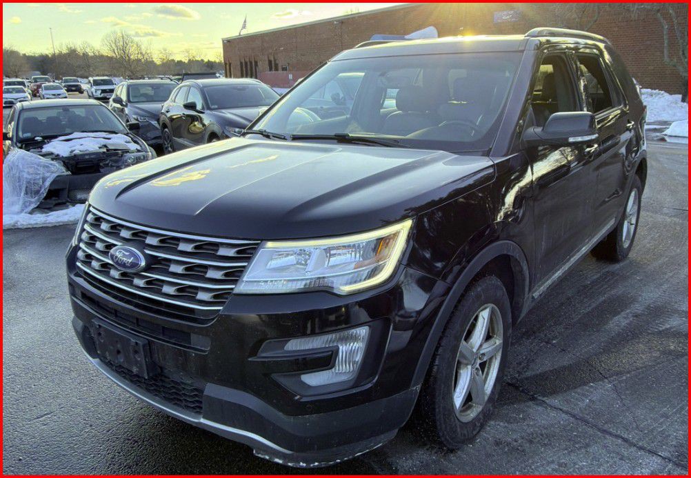 2017 Ford Explorer Image 1