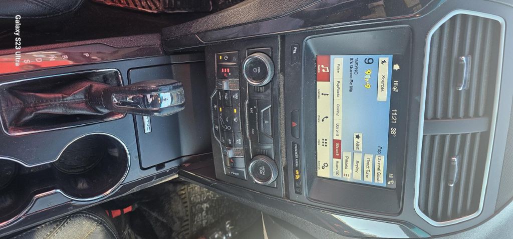 2017 Ford Explorer Image 8