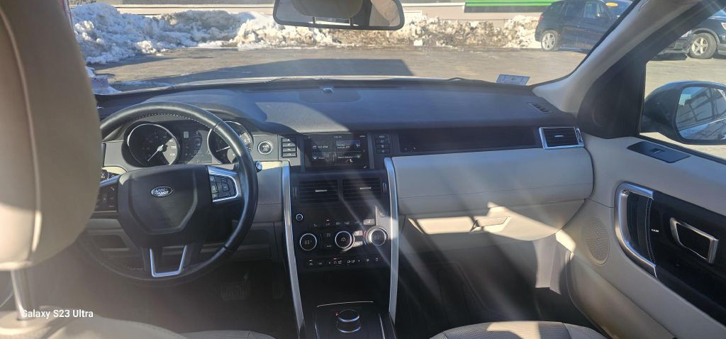 2017 Land Rover Discovery Sport Image 5