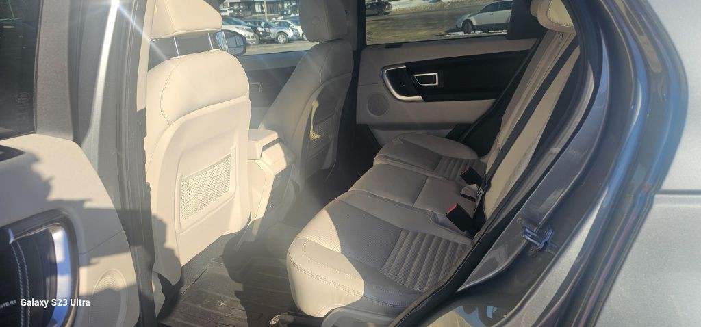 2017 Land Rover Discovery Sport Image 7