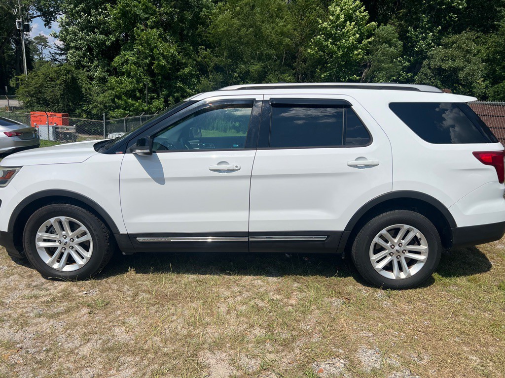 2017 Ford Explorer Image 3
