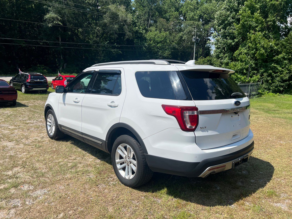 2017 Ford Explorer Image 4