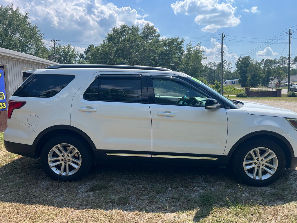 2017 Ford Explorer Image 7
