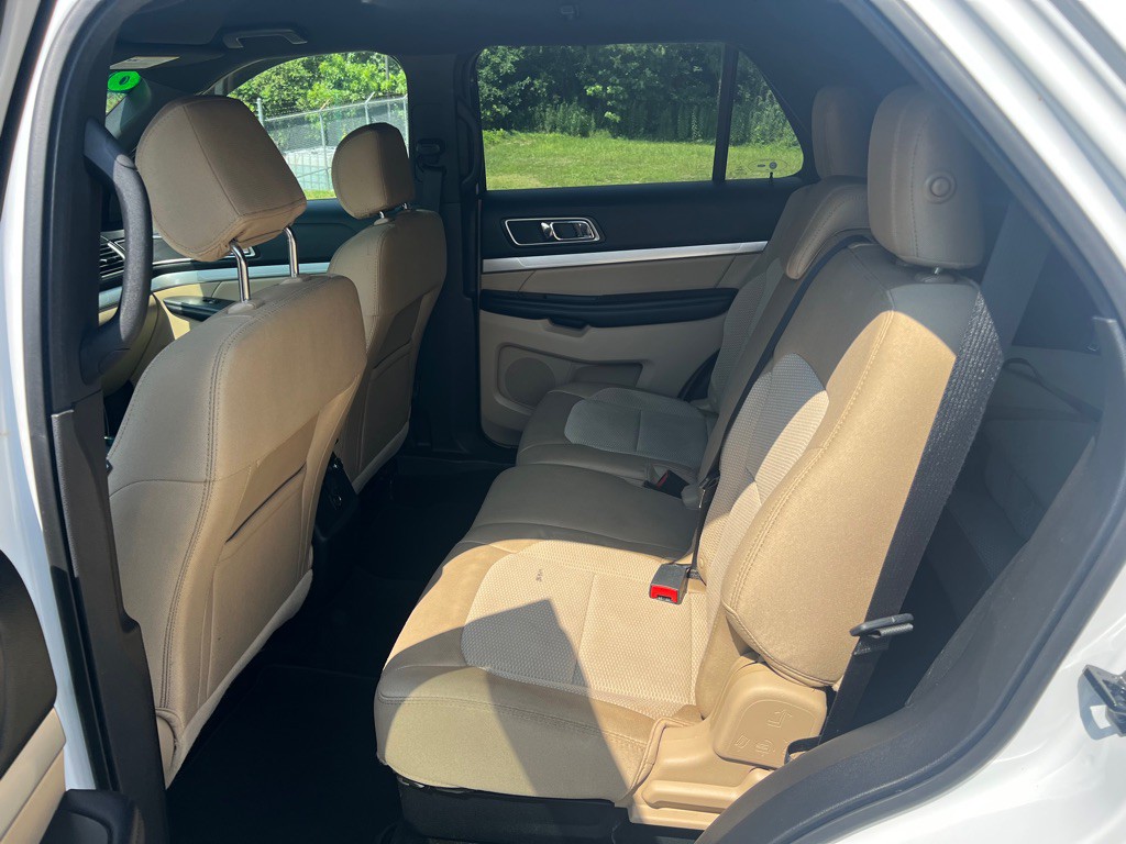2017 Ford Explorer Image 11