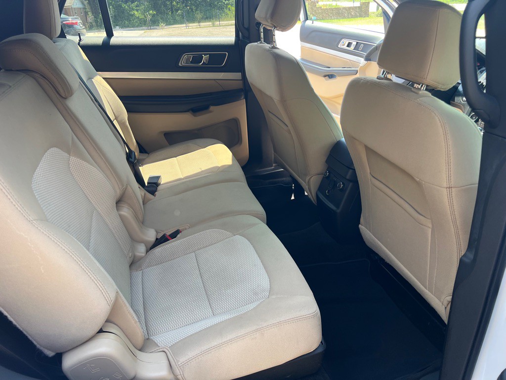2017 Ford Explorer Image 13