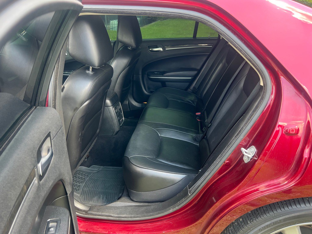 2019 Chrysler 300 Image 10